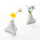 ほんのり色づくテトラポット型の小さな花器 tetra flowervase（テトラ フラワーベース）